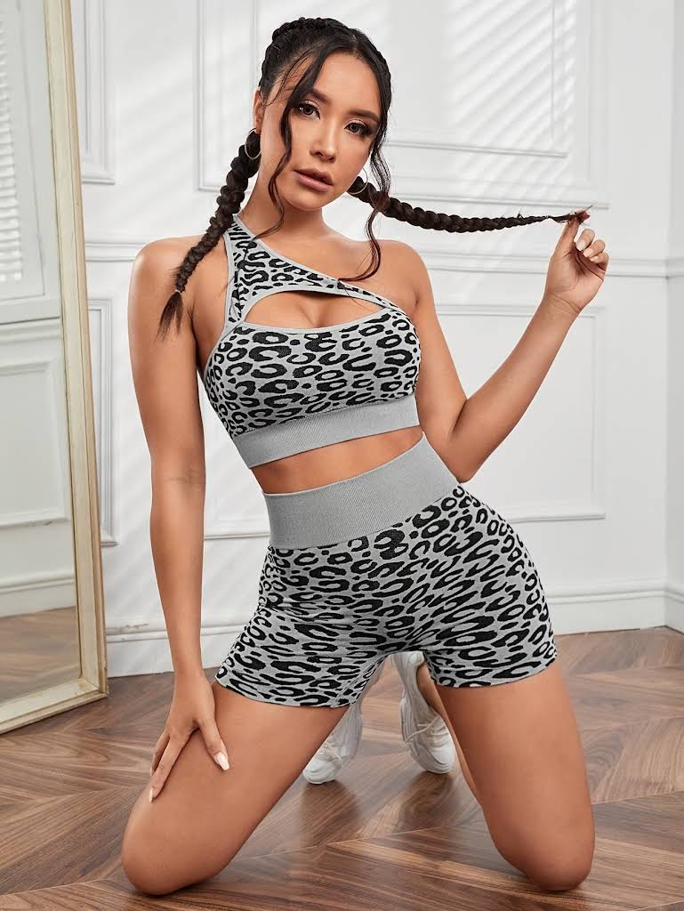 Seamless Leopard Print One-Shoulder Design Sportswear Set